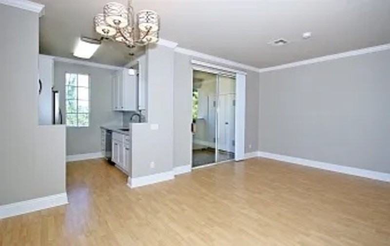 10921 Sabre Hill Dr - Photo 6 of 32