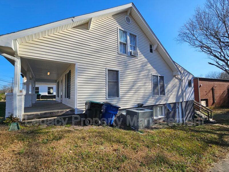 4112 S Nc Highway - Photo 2 of 8