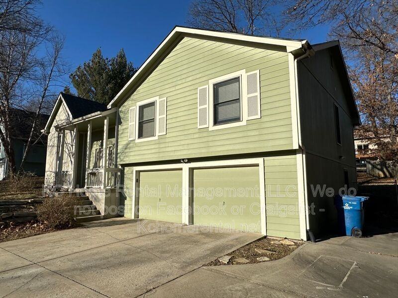 9802 Nw 72nd Ter - Photo 3 of 50