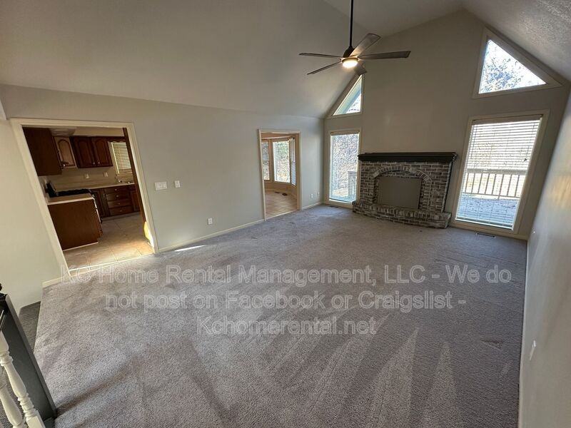 9802 Nw 72nd Ter - Photo 5 of 50