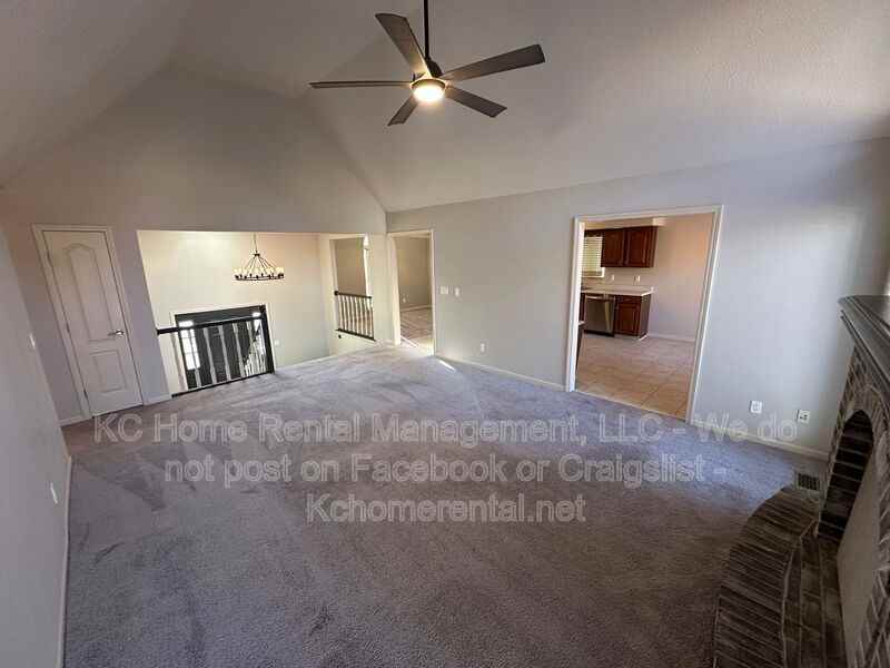 9802 Nw 72nd Ter - Photo 6 of 50