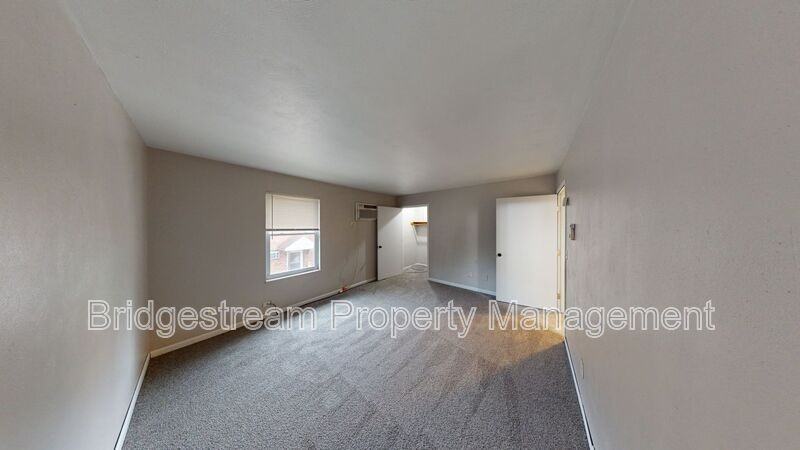 237 Gilbert Ave - Photo 6 of 10