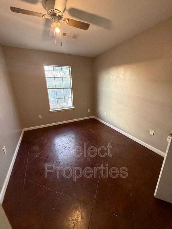 920 Belt St #8 - Photo 4 of 6