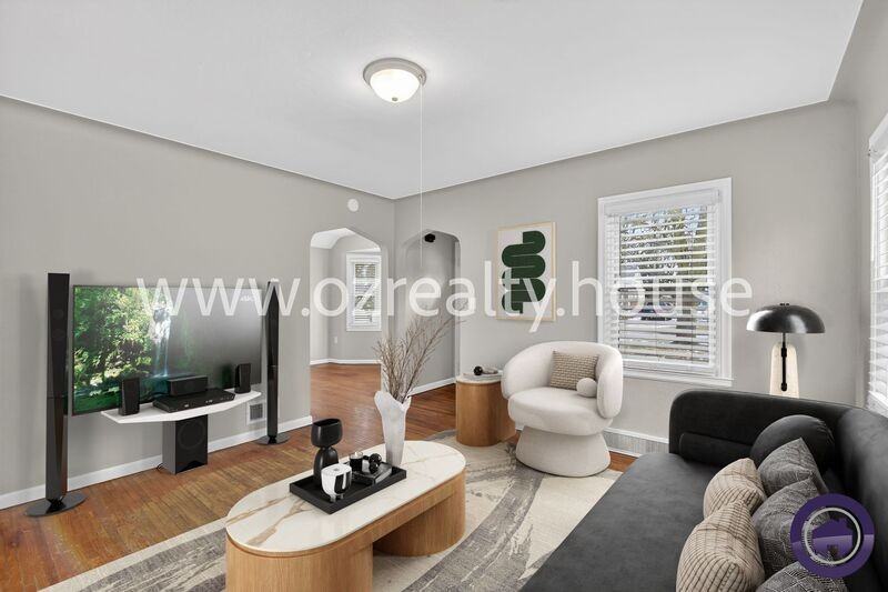 110 Pasadena Blvd - Photo 2 of 19