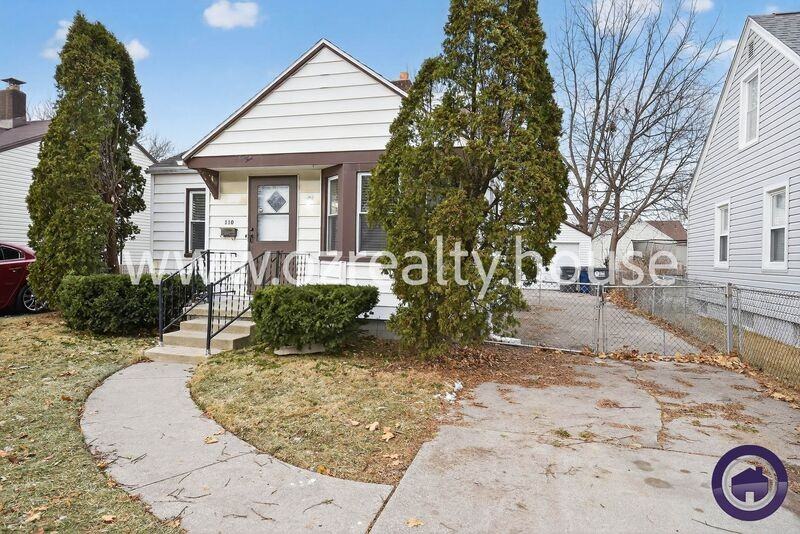 110 Pasadena Blvd - Photo 3 of 19