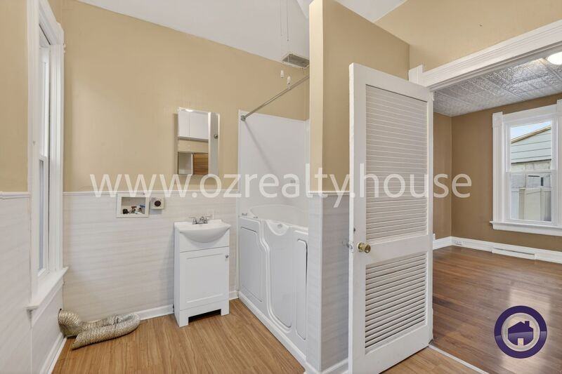 837 Lorain St - Photo 7 of 21