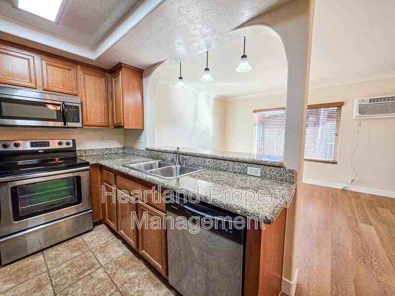 4230 48th St #8 - Photo 7 of 10