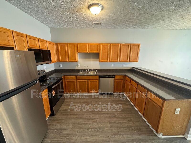 1755 Carrington Dr - Photo 5 of 11