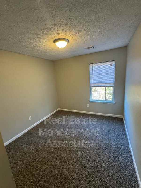 1755 Carrington Dr - Photo 7 of 11