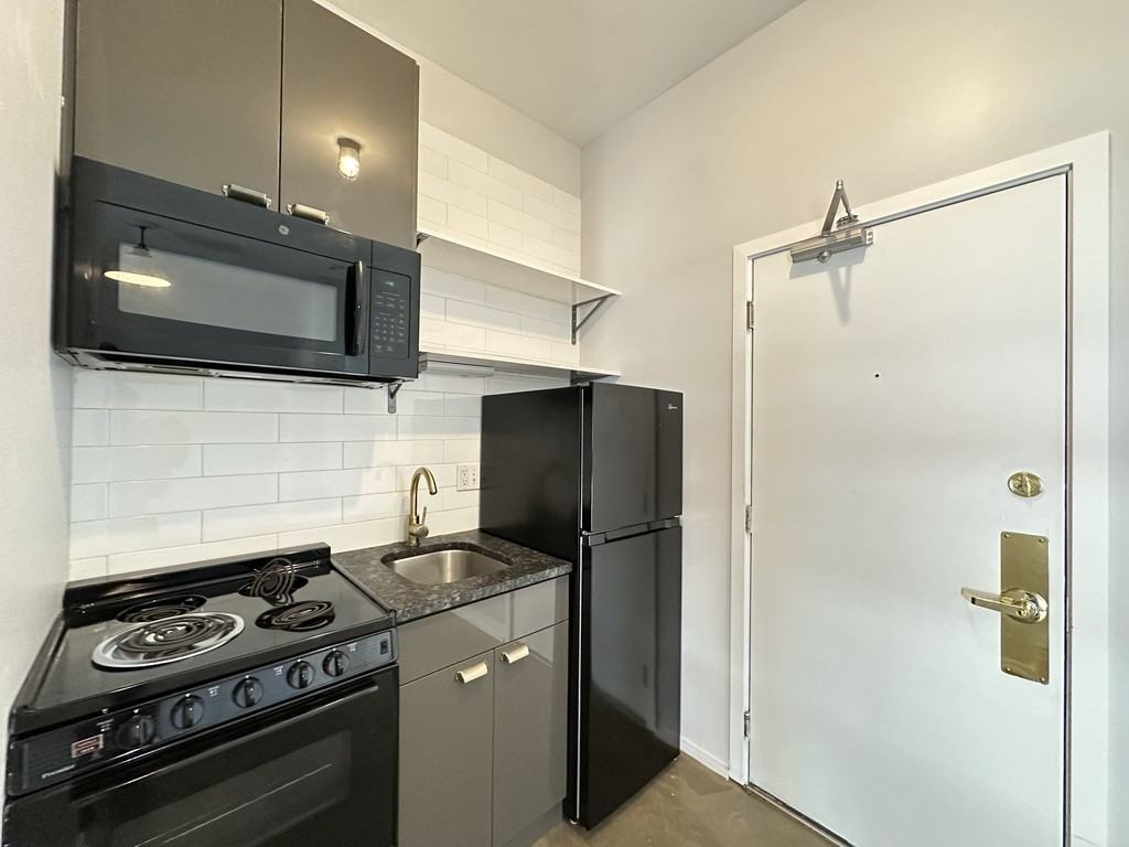 1136 W Wilson Ave #217 - Photo 3 of 21