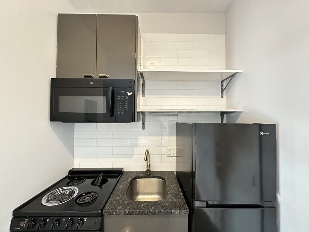 1136 W Wilson Ave #217 - Photo 6 of 21