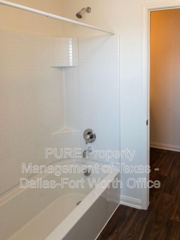 14307 Bridgeview Ln - Photo 3 of 17