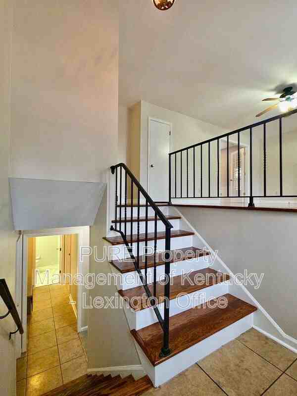 3462 Lansdowne Dr - Photo 2 of 42