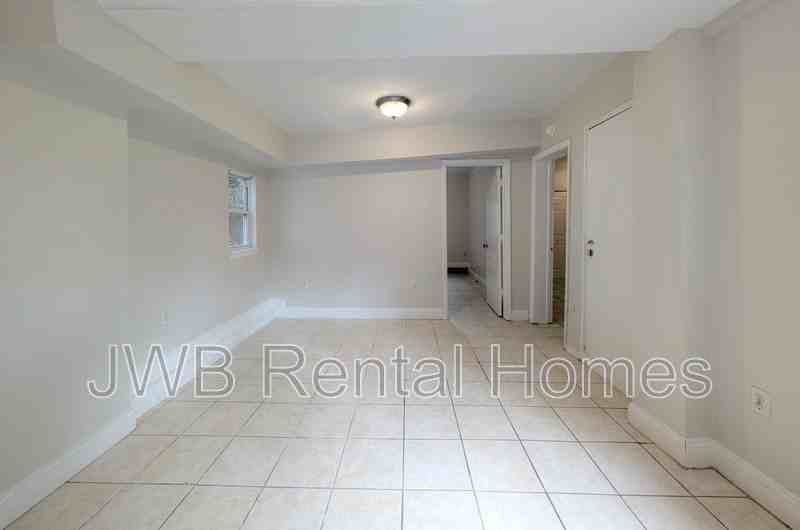1379 Ingleside Ave - Photo 7 of 16