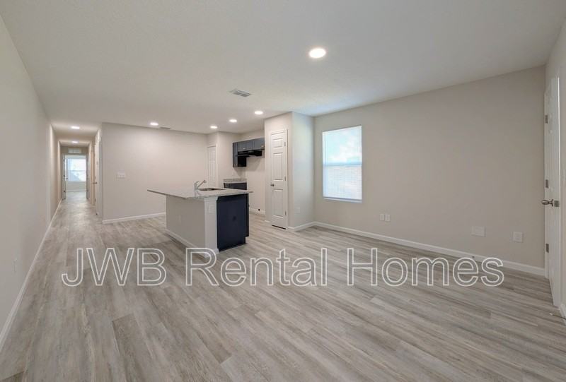 530 Odessa St - Photo 5 of 15