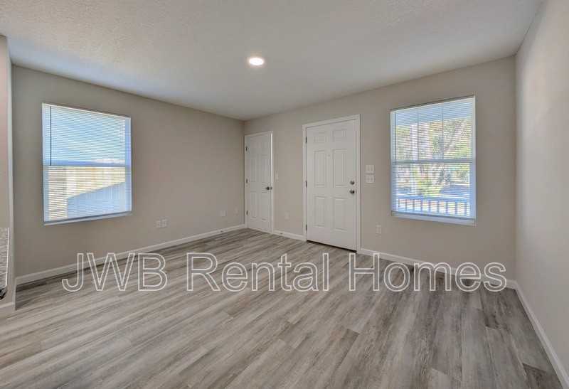 530 Odessa St - Photo 6 of 15