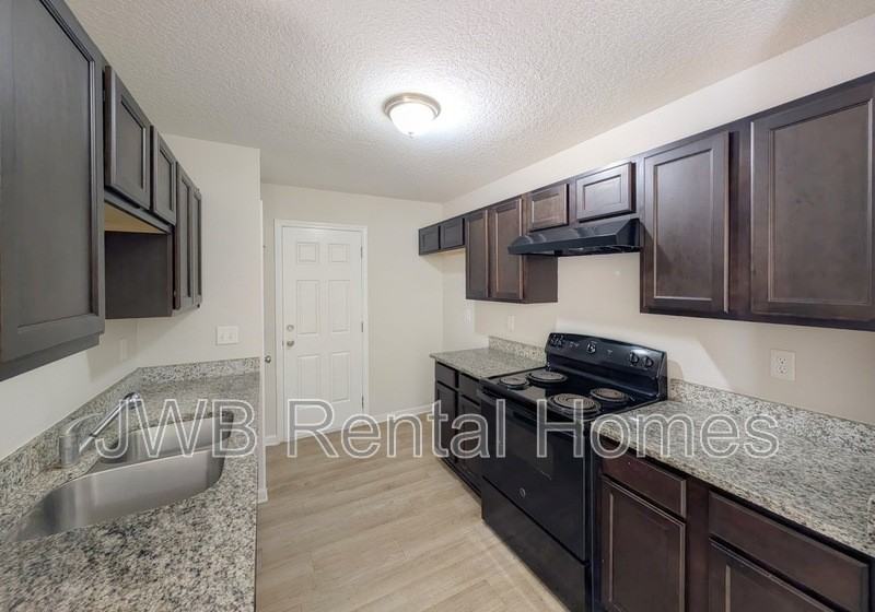 4613 Suffolk Ave - Photo 4 of 16