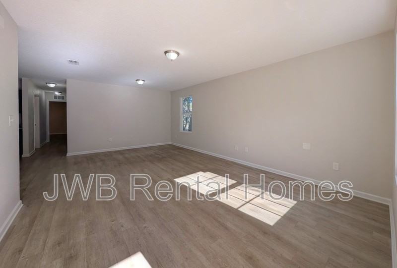 4613 Suffolk Ave - Photo 5 of 16