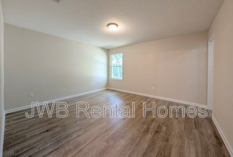 4613 Suffolk Ave - Photo 7 of 16