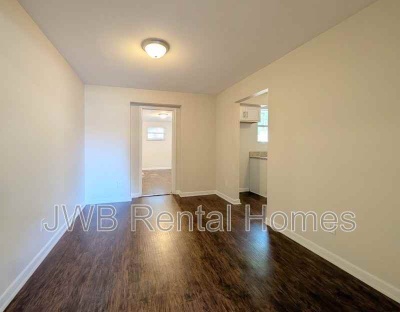 2943 Searchwood Dr - Photo 5 of 19