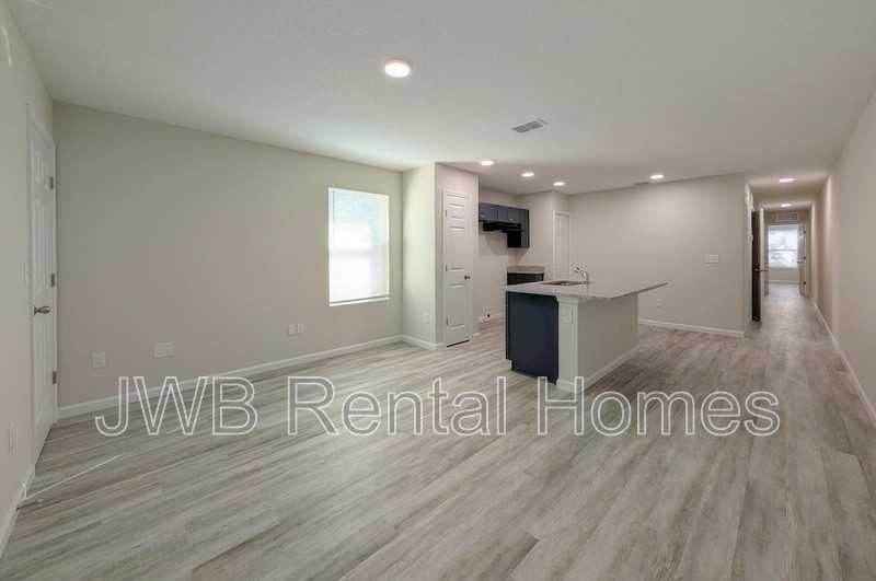 534 Odessa St - Photo 5 of 15