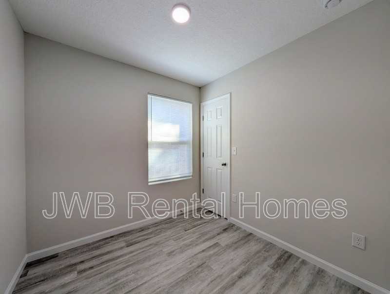 534 Odessa St - Photo 7 of 15