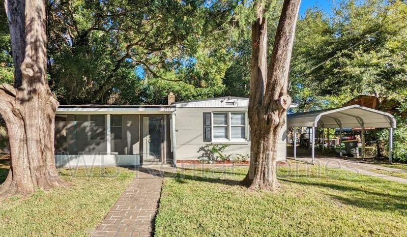 2567 Beaverbrook Pl - Photo 2 of 7