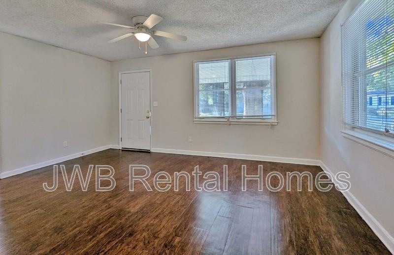 2567 Beaverbrook Pl - Photo 4 of 7