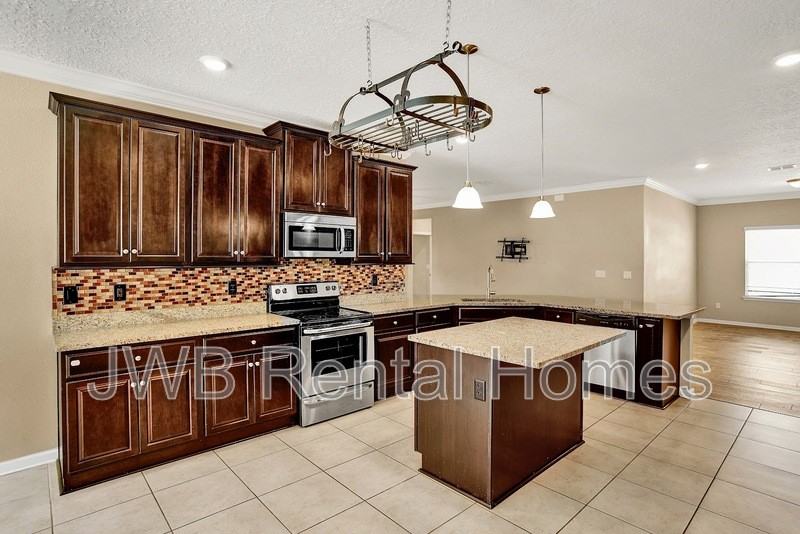 10007 Logan Falls Ct - Photo 4 of 22