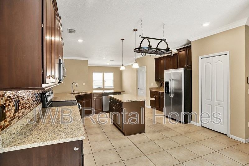 10007 Logan Falls Ct - Photo 5 of 22