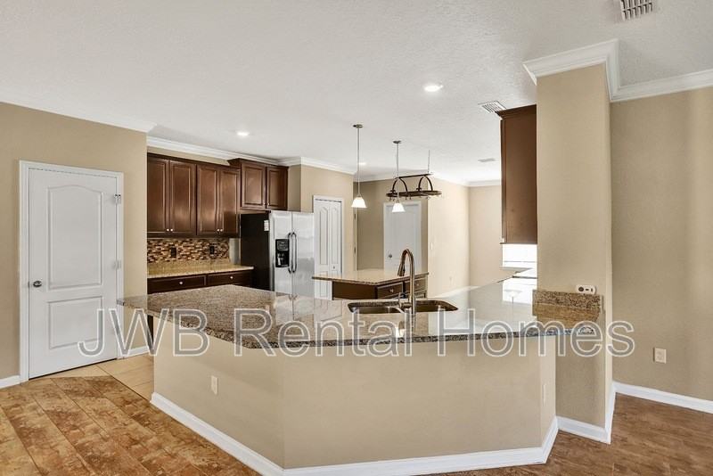 10007 Logan Falls Ct - Photo 7 of 22