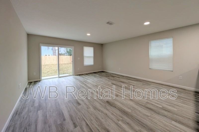 7605 Eaton Ave - Photo 6 of 18