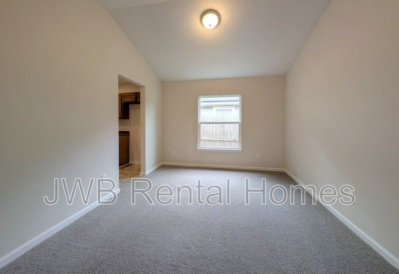 5591 Village Pond Cir - Photo 5 of 19