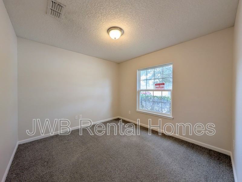 5591 Village Pond Cir - Photo 7 of 19