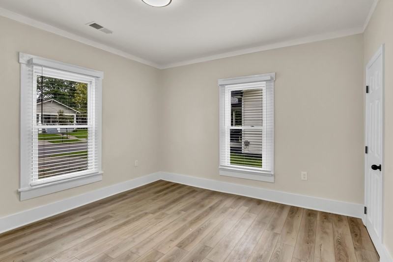 411 E Springdale Ave - Photo 5 of 10