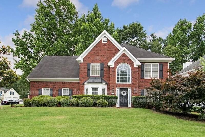 790 River Overlook Dr - Photo 2 of 10