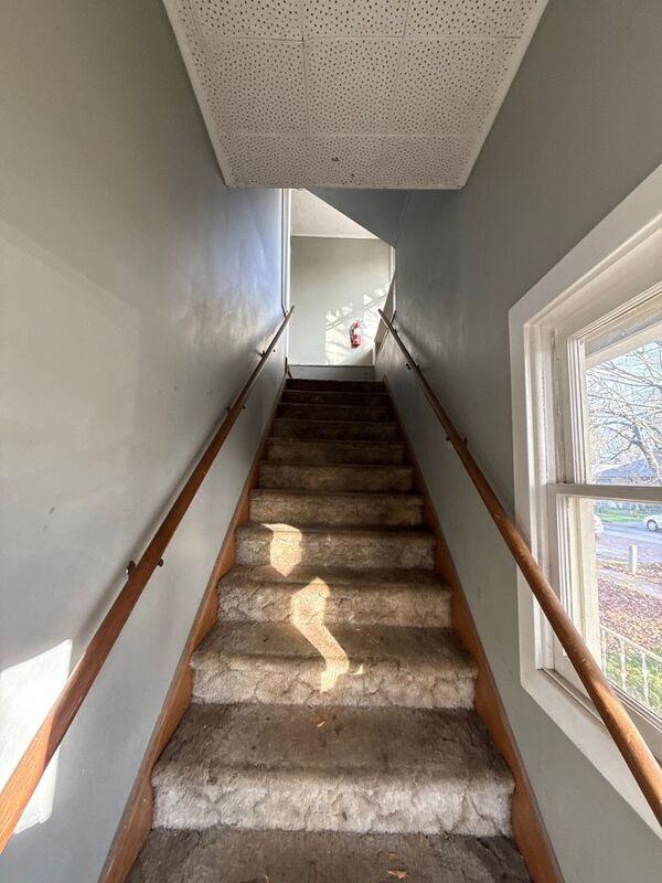 635 Thompson Ave Ne Apt A - Photo 2 of 16