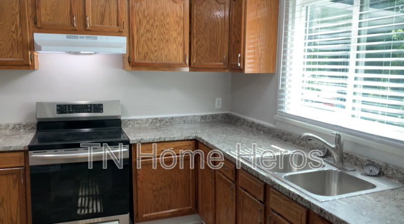 1621 Mingle Ave - Photo 2 of 9