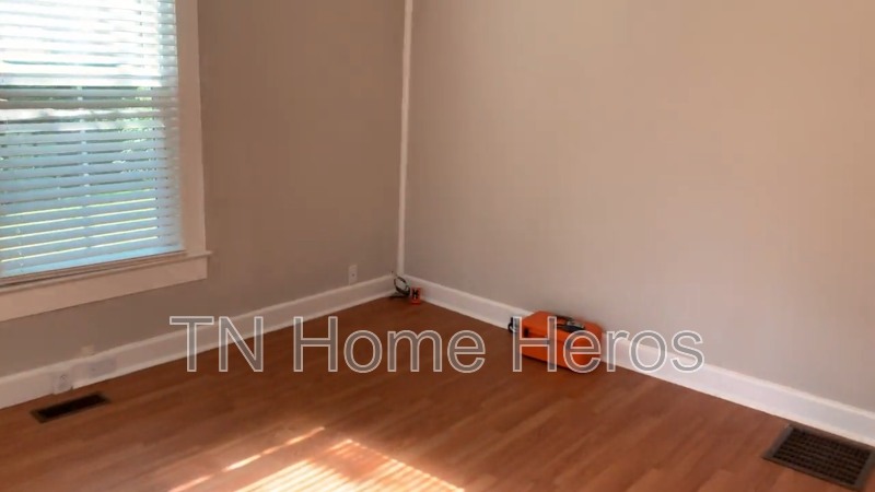 1621 Mingle Ave - Photo 7 of 9