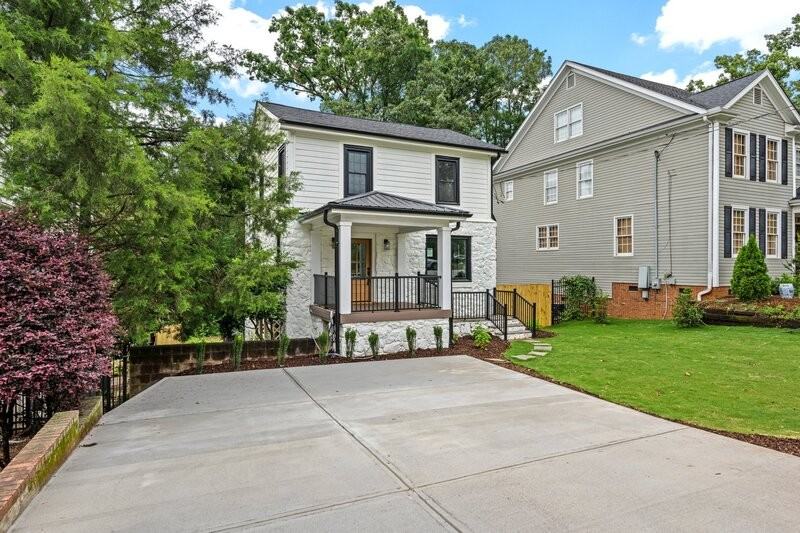 28 Douglas Dr - Photo 2 of 29