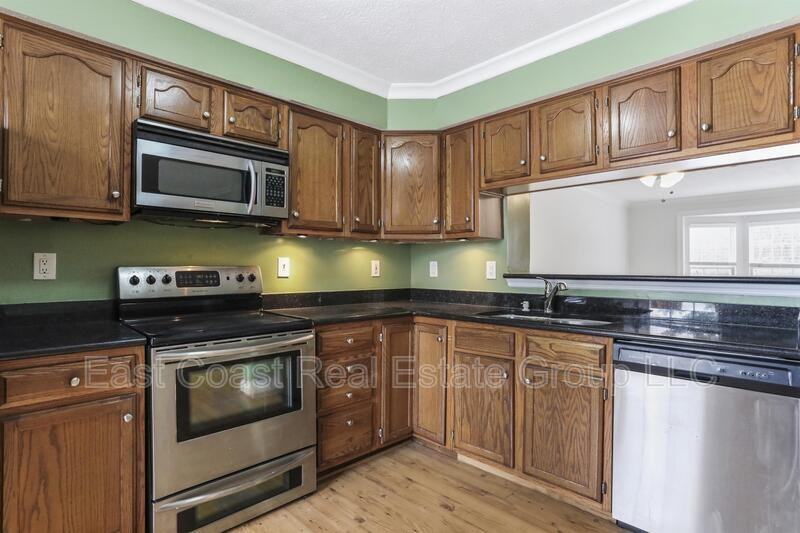 5257 Earles Ct - Photo 4 of 32