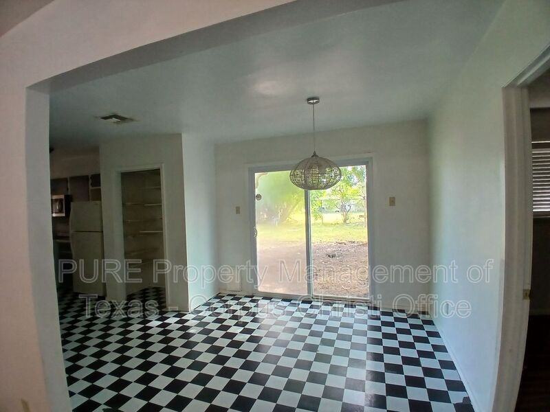 1726 Lesle Ln - Photo 3 of 19