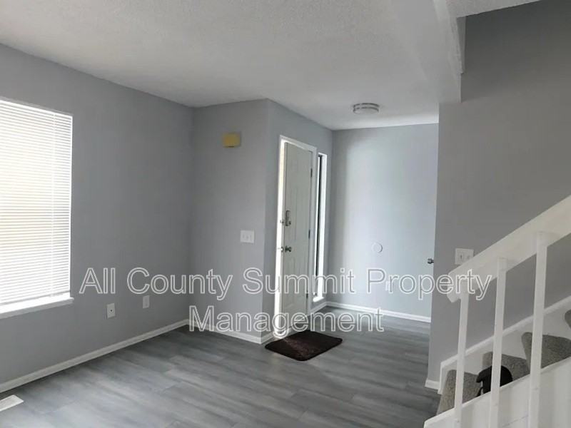 3784 S Ceylon Way - Photo 2 of 16