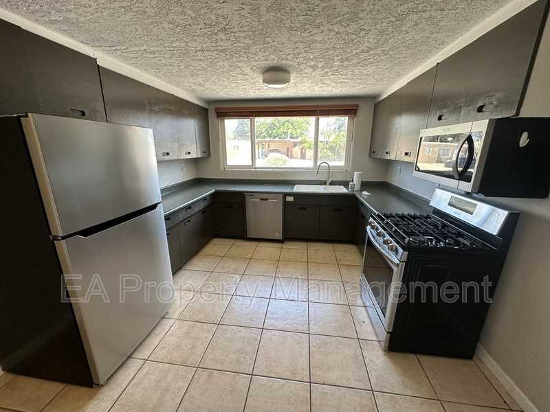 3524 Cuervo Dr Ne - Photo 7 of 16