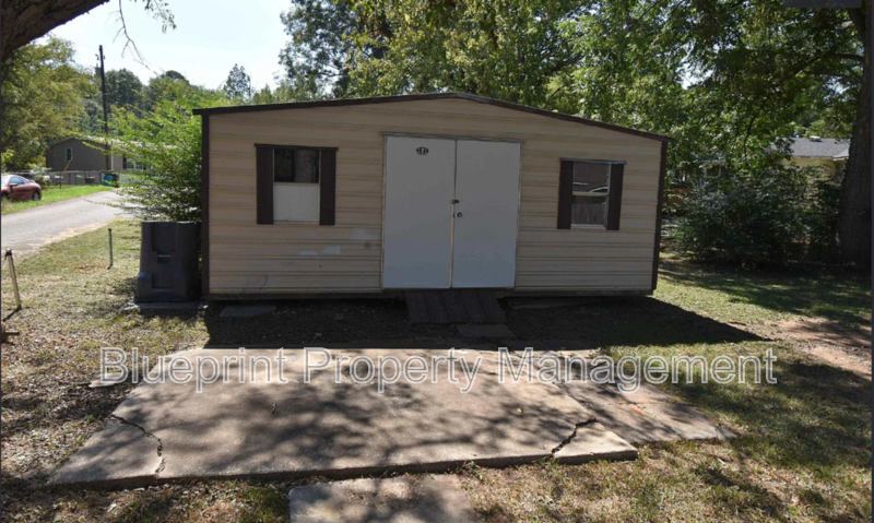 1033 Minor Dr - Photo 3 of 12