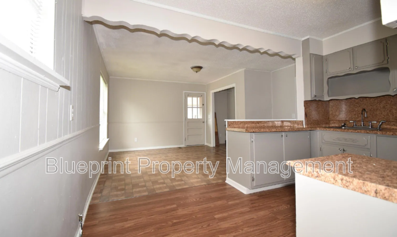 1033 Minor Dr - Photo 4 of 12