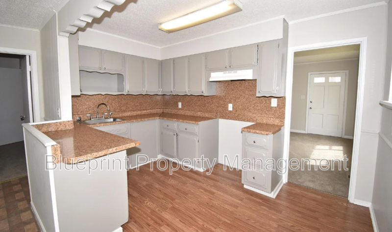 1033 Minor Dr - Photo 7 of 12