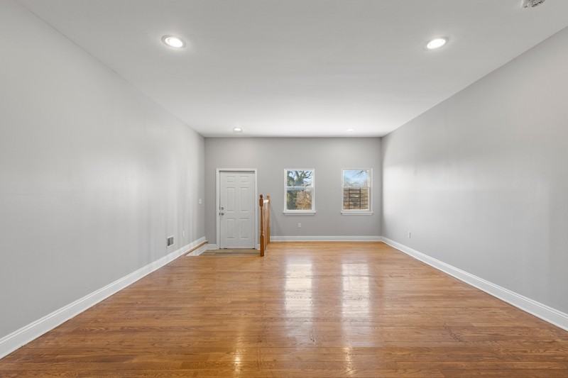 1005 N Arlington Ave - Photo 4 of 24