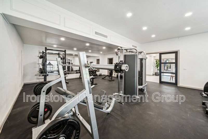 4511 E 31st St #25 - Photo 5 of 37