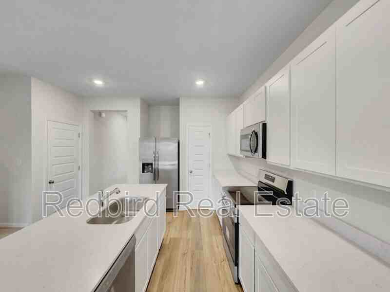 1611 Manuka Ln - Photo 3 of 24